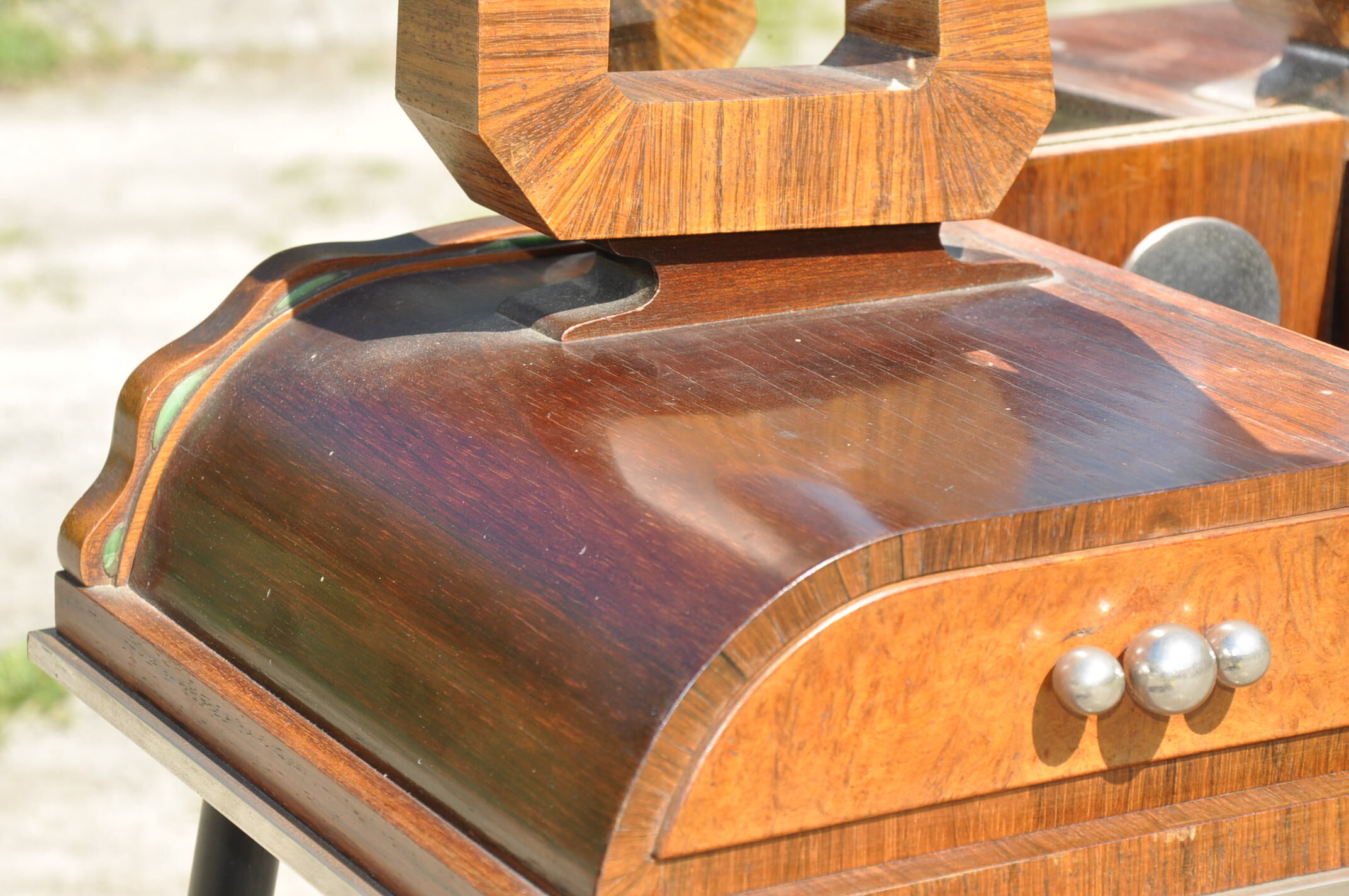 Child dressing table