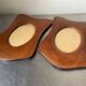 Paire de cadres antiques identiques en bois d'acajou art déco mesurant chacun 25 cm x 17,5 cm verres convexes
