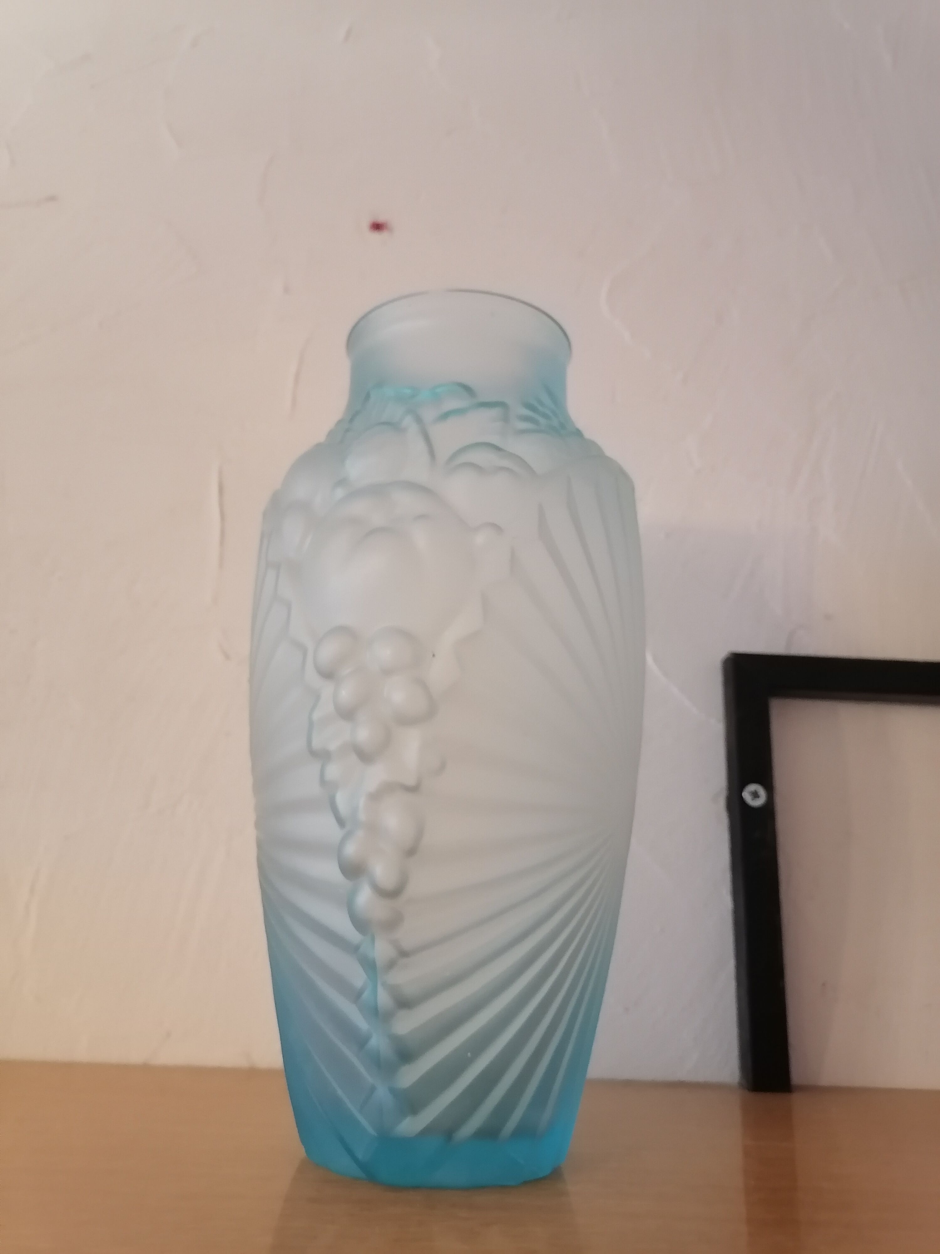 Vase art deco verre presse 1930 bleuté