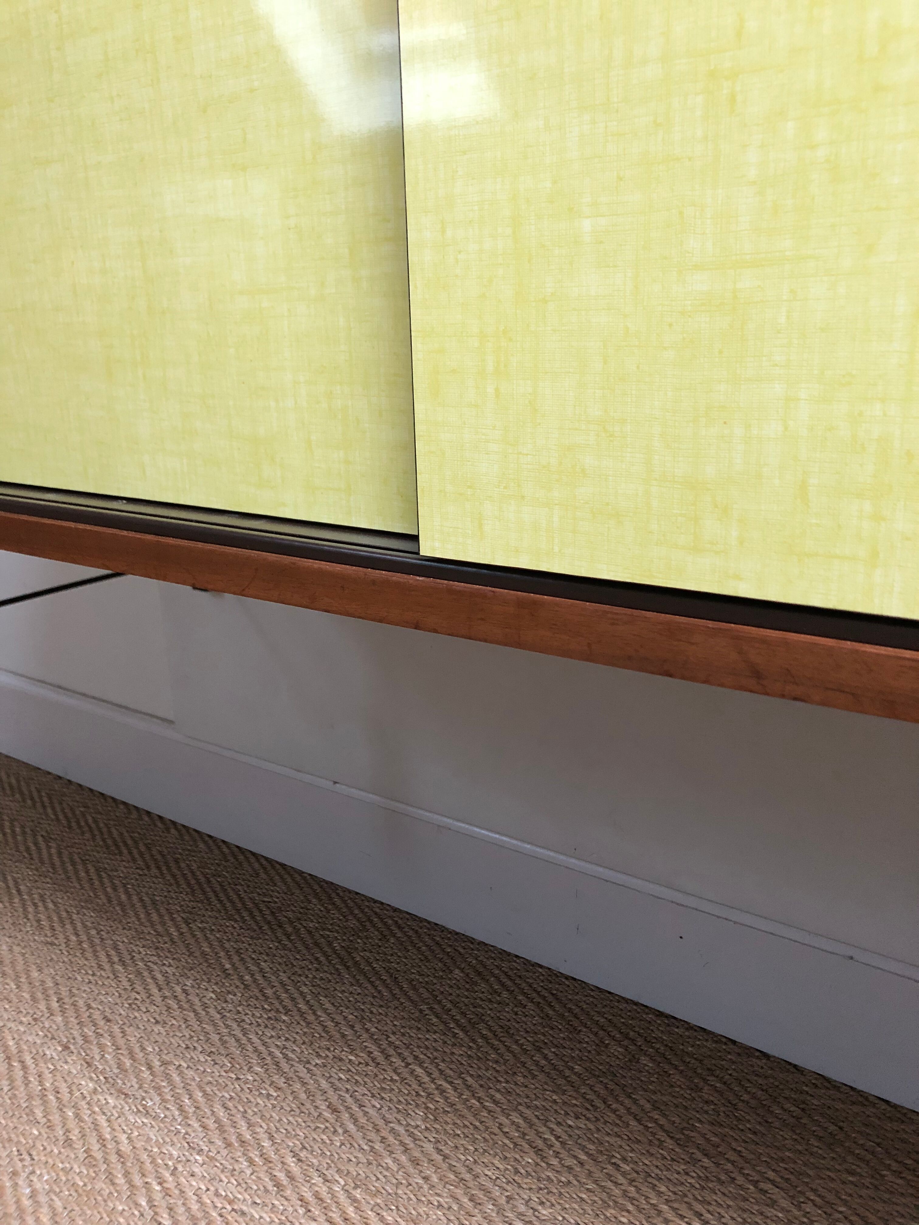 Wall-mounted sideboard