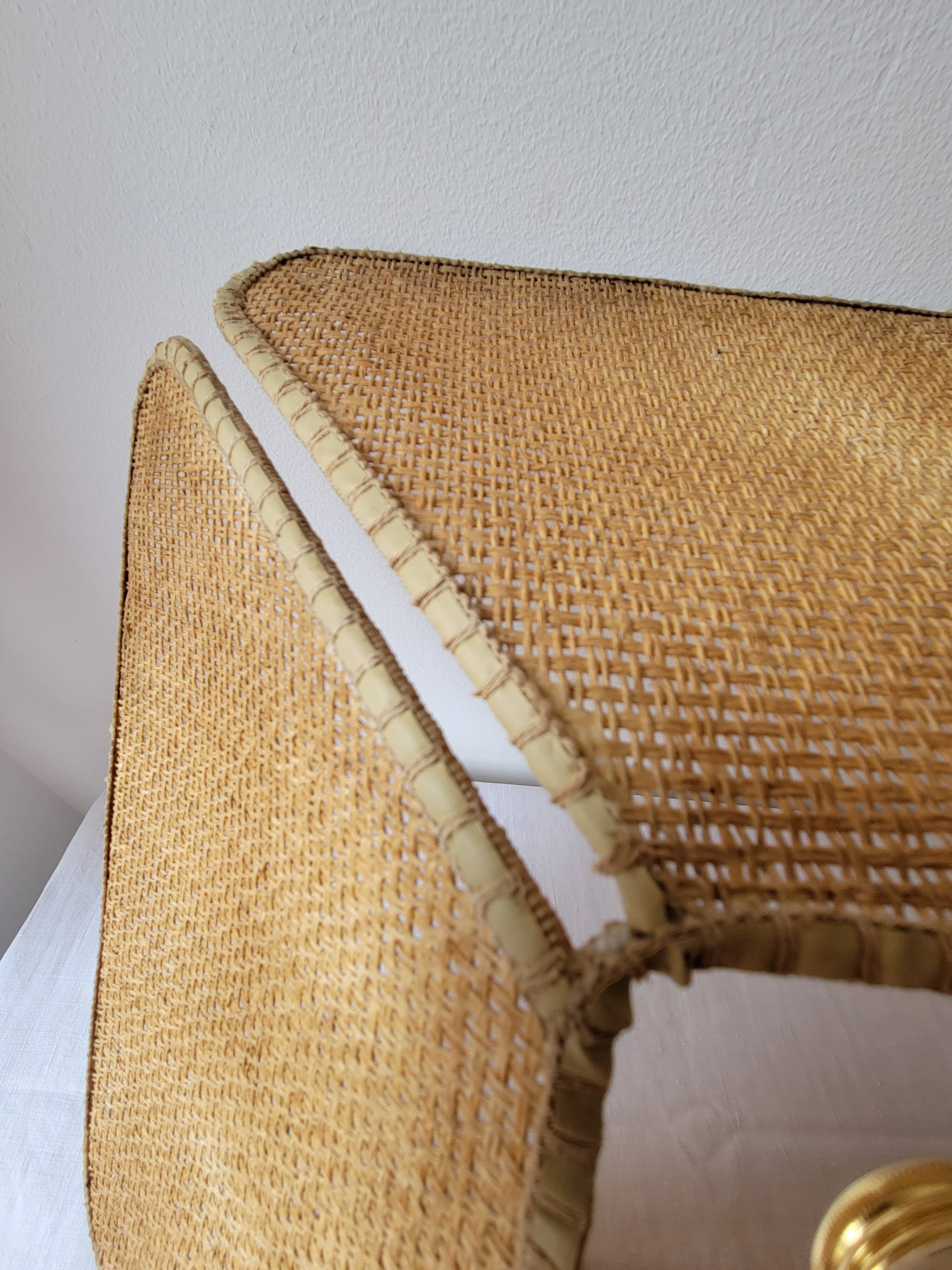 Rabane and leather suspension