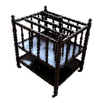 Magazine rack with spools