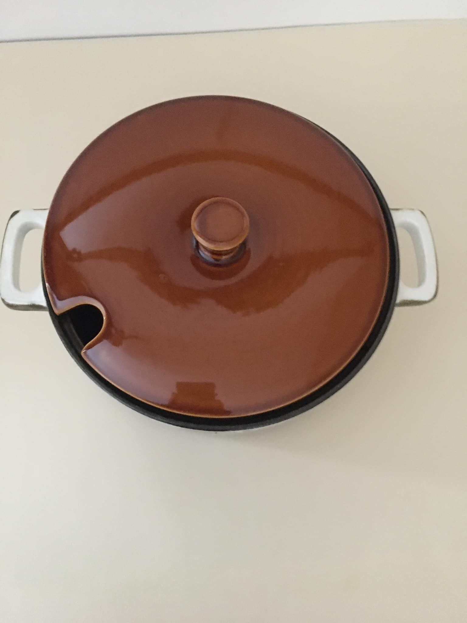 Porcelain tureen stamped boch la louvière, belgium, model argenteuil (70s)