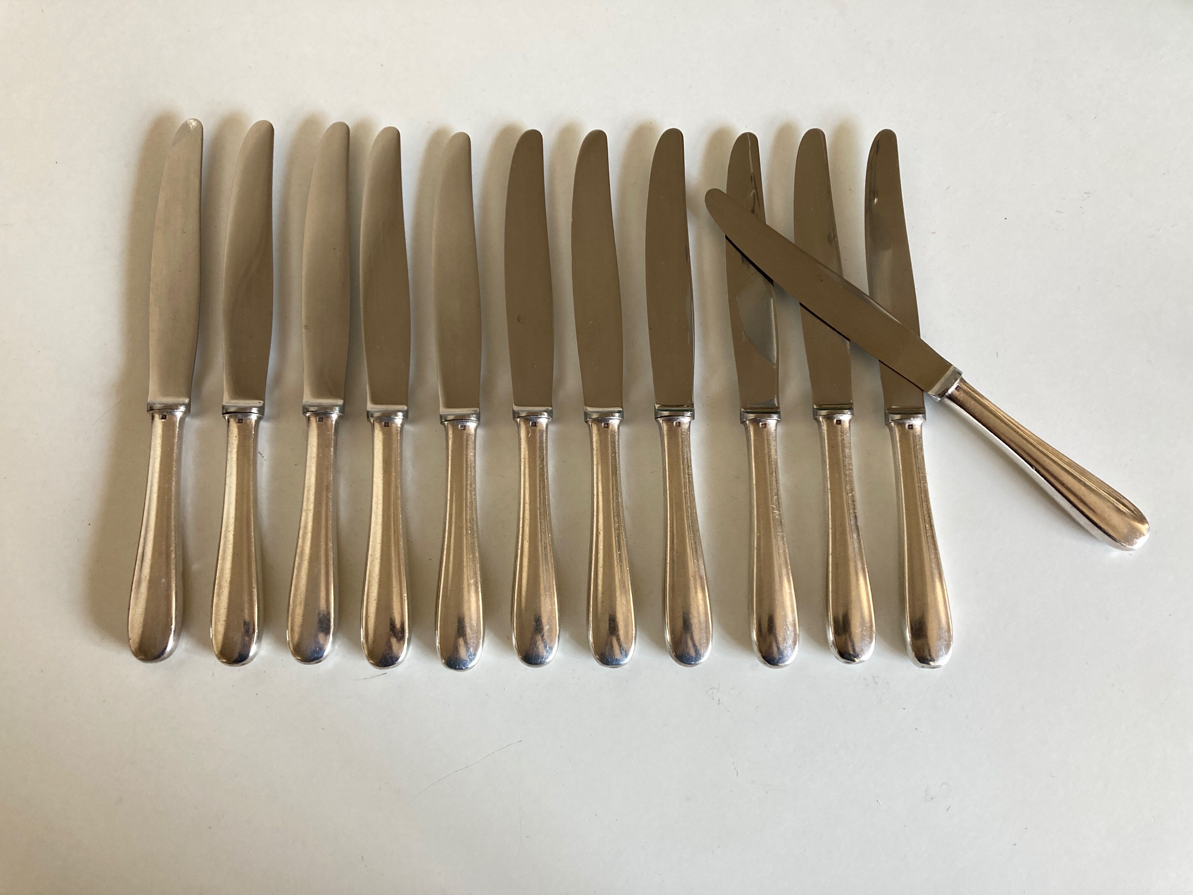 Set de 12 couteaux Christofle Dax métal argenté 1950