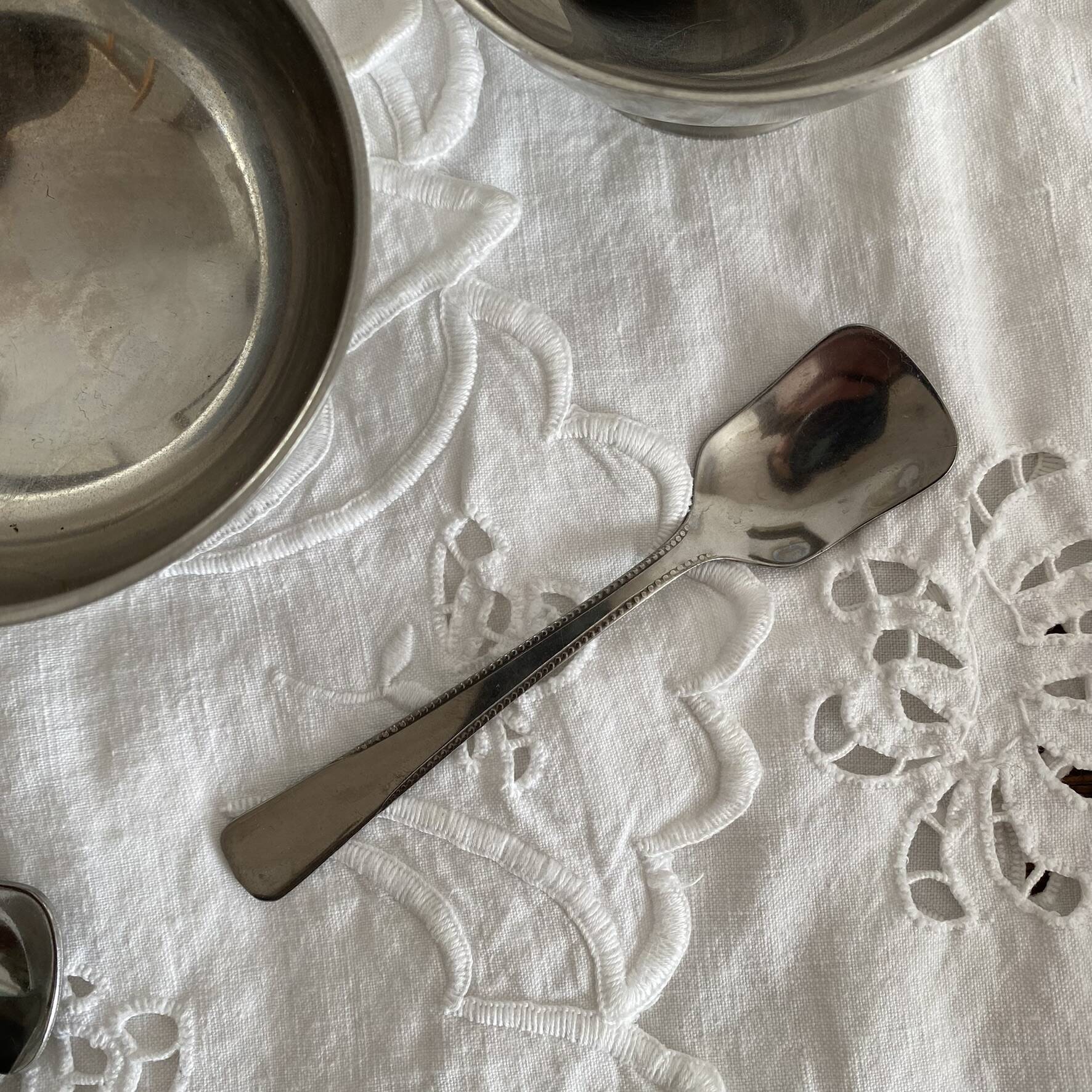 Coupes à glace en inox et cuillères