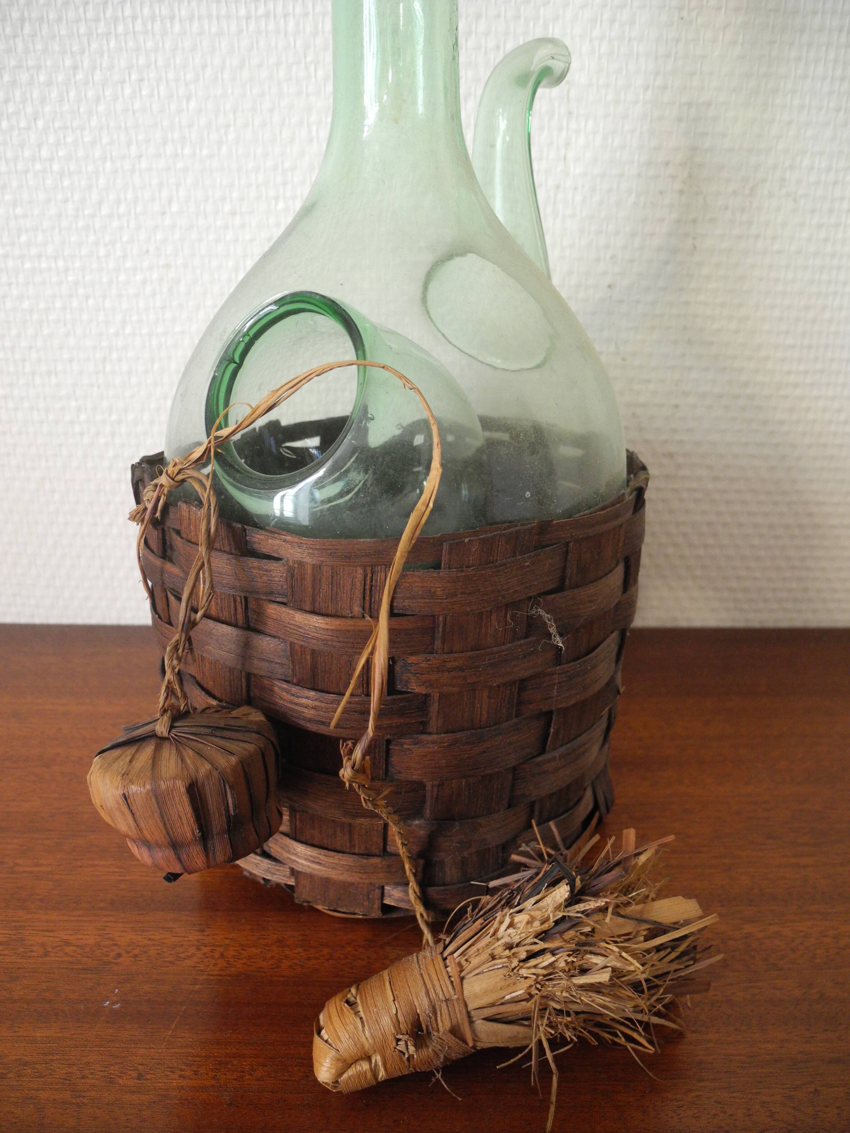 Old bottle carafe kangaroo wine vintage glass wine carafe bottle