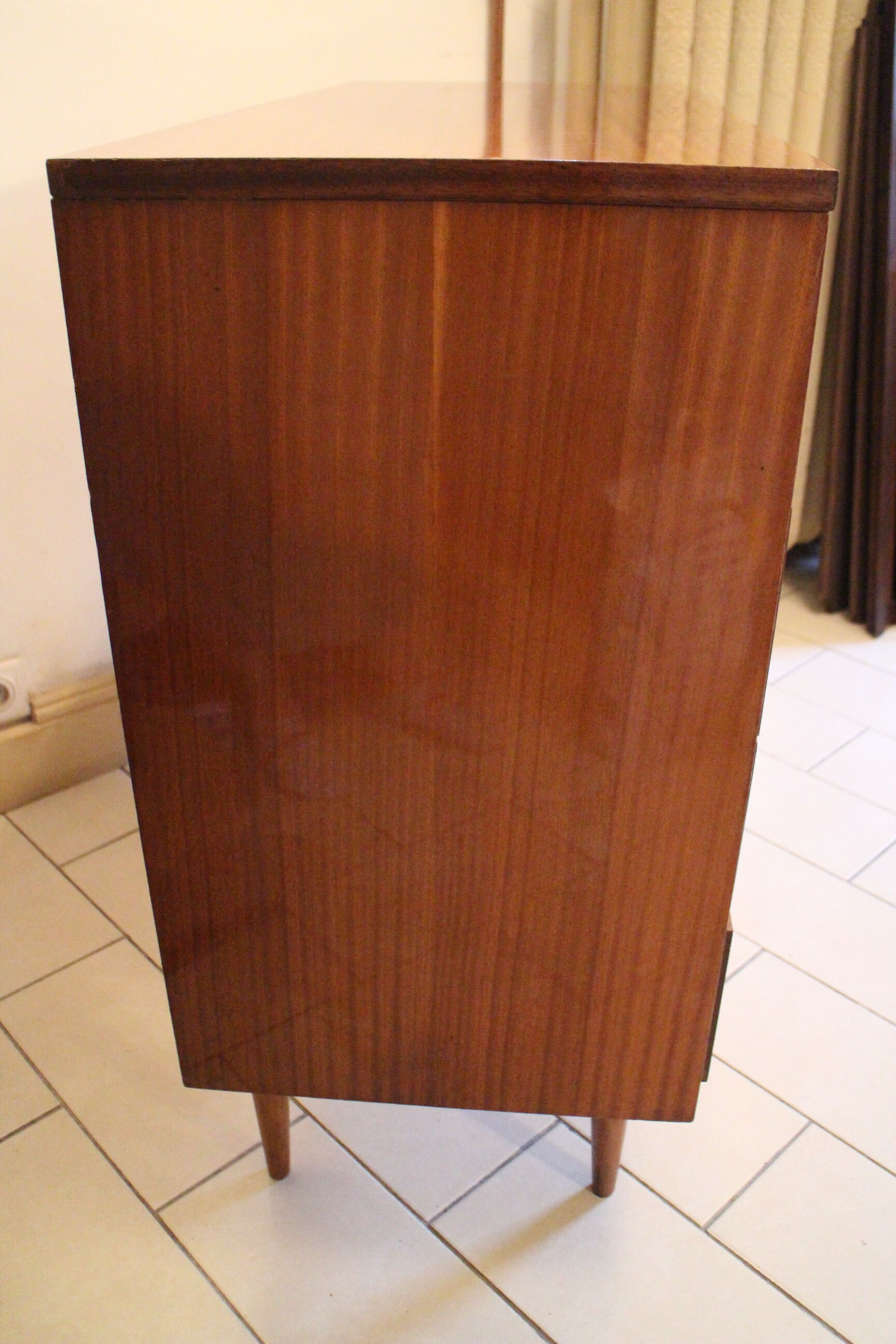 Vintage chest of drawers