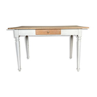 Farm table