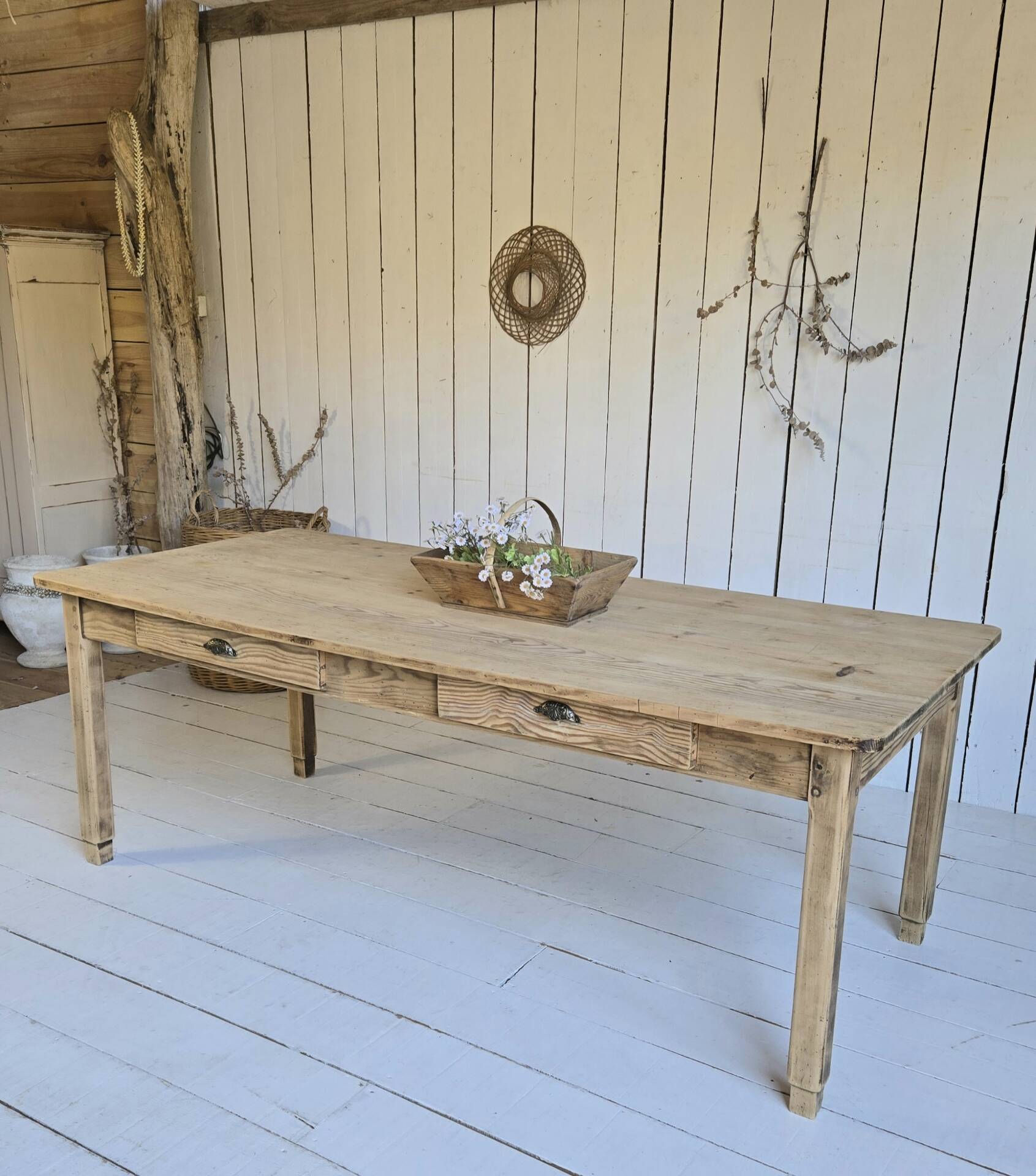 Farm table
