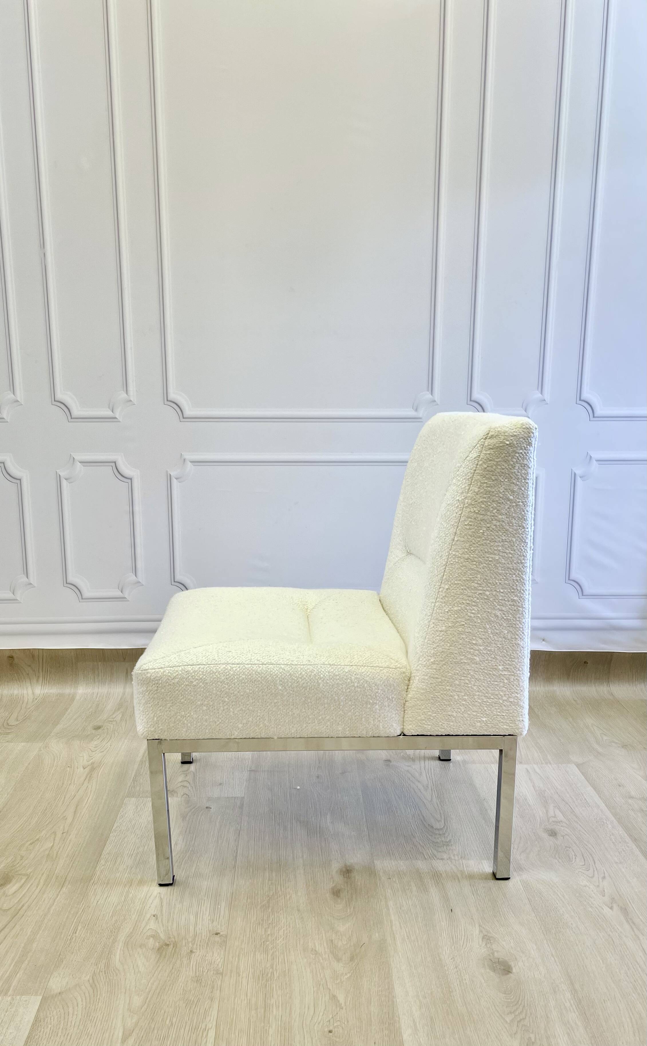 Paire de chauffeuses vintage bouclette blanche – design années 70