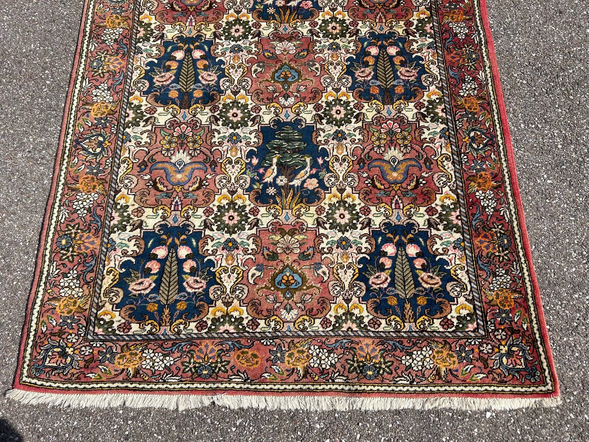 oriental rug with bird decoration 150/205cm