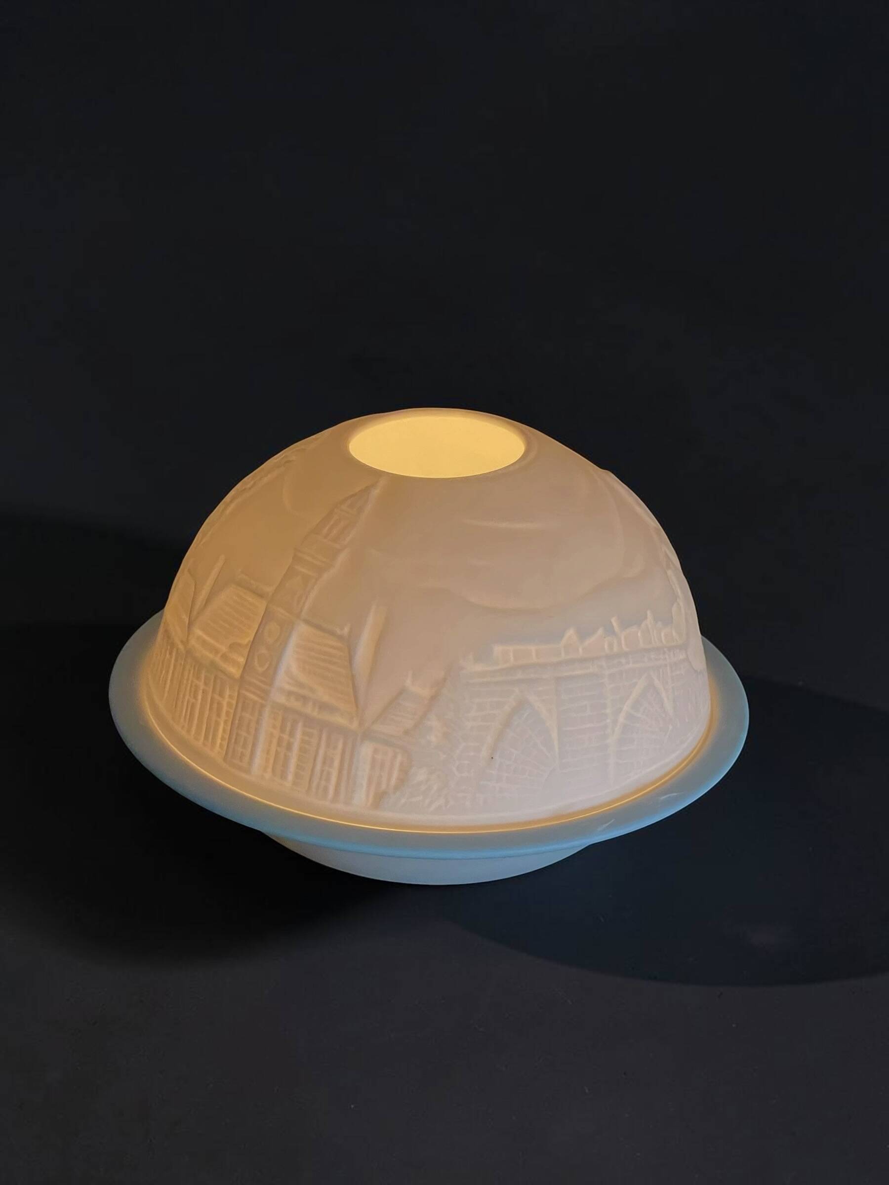Porcelain lithophane photophore from Limoges