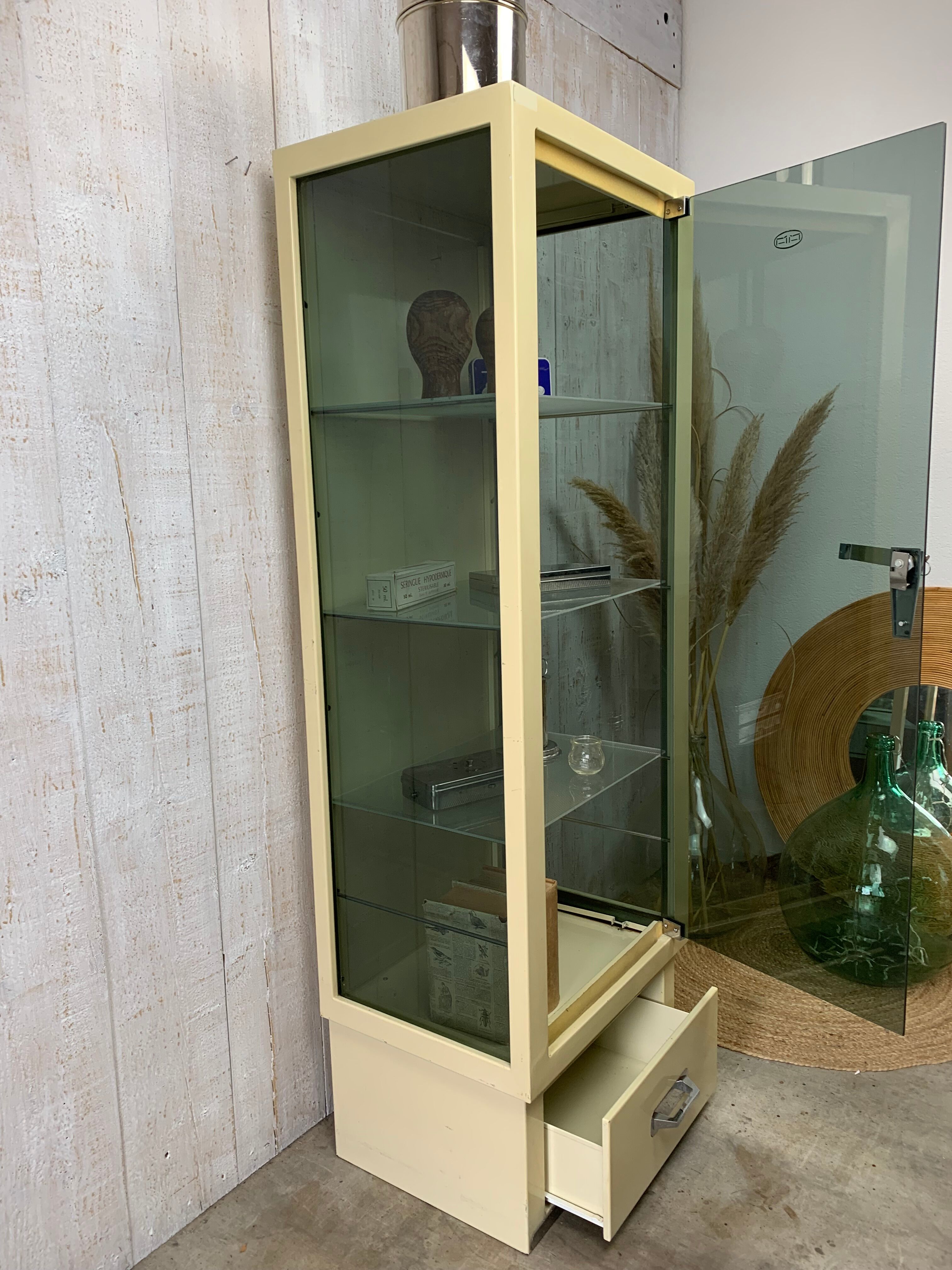 Vintage infirmary showcase