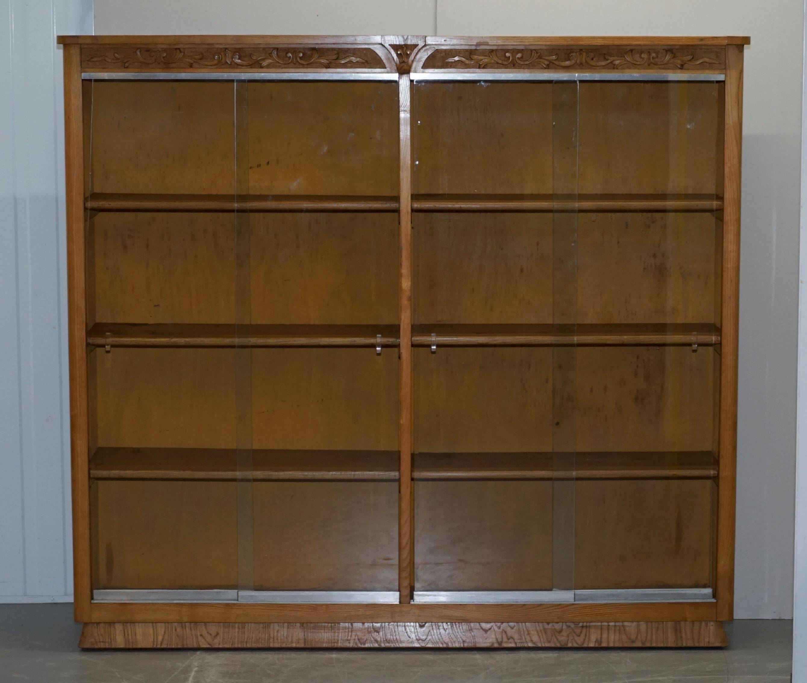 Paire de bibliothèques de bureau en chêne avec portes vitrées