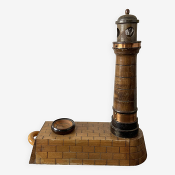 Lampe phare souvenir de Calais en bois