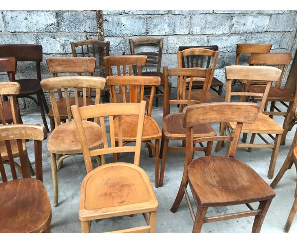 Lot Of 15 Mismatched Bistro Chairs In, Wood Mismatched Bar Stools Canada