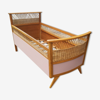 Rattan crib