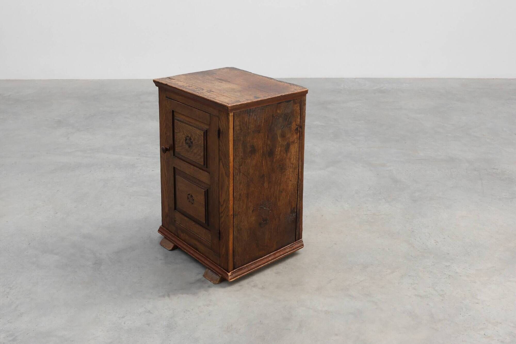 Rustic Solid Oak Cabinet with Geometric Floral Carvings, Belgium – 17th Cen