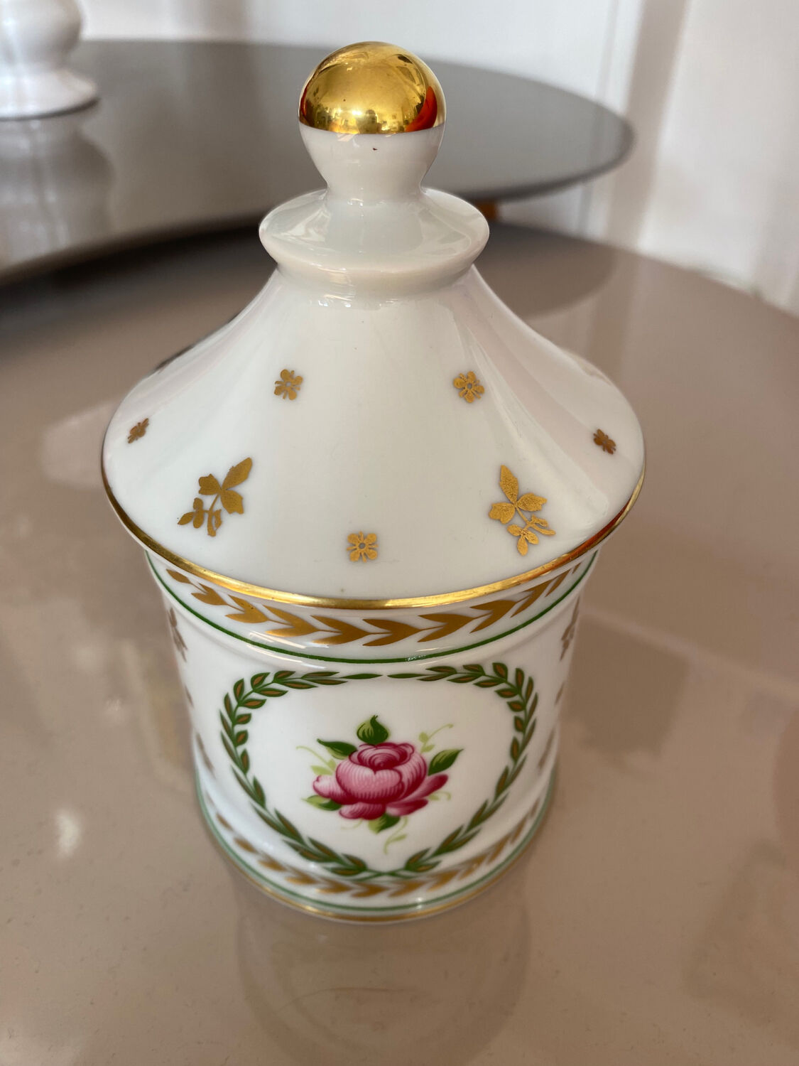 Porcelain candy box