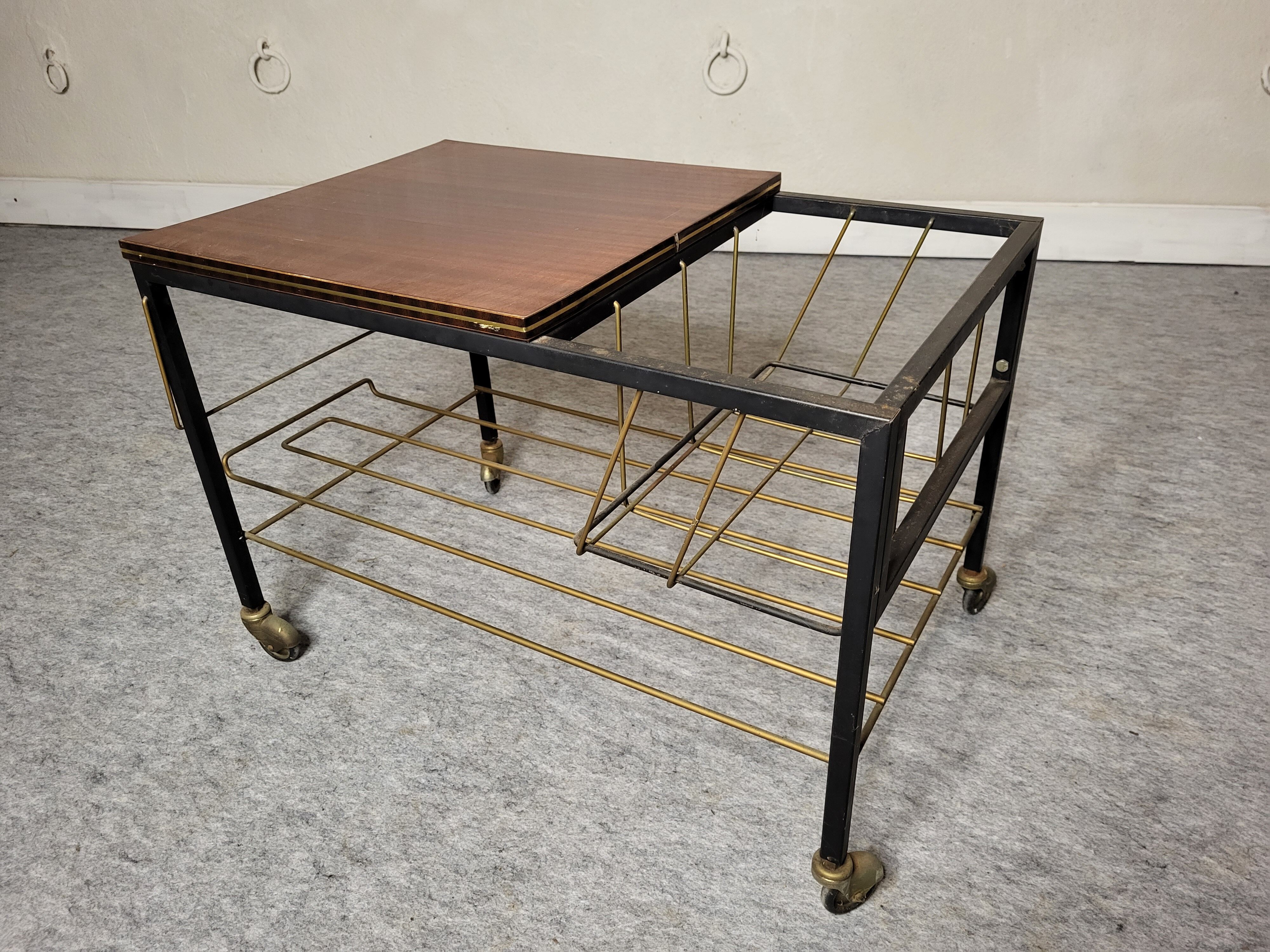 Vinyl door, vintage magazines