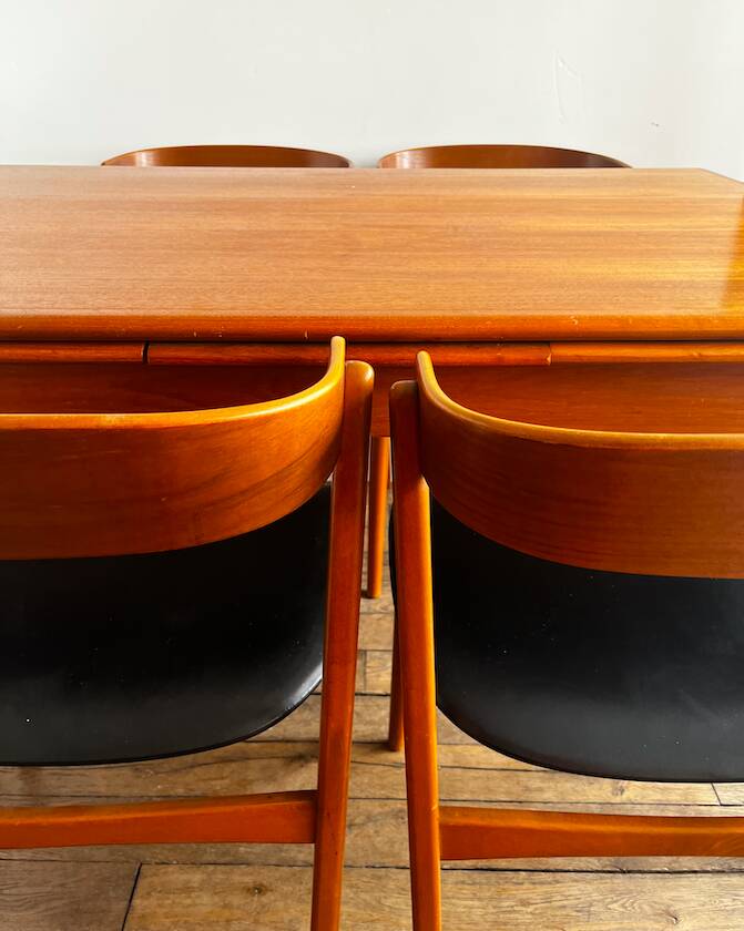 Table de salle à manger et ses 4 chaises , Denmark, 1960