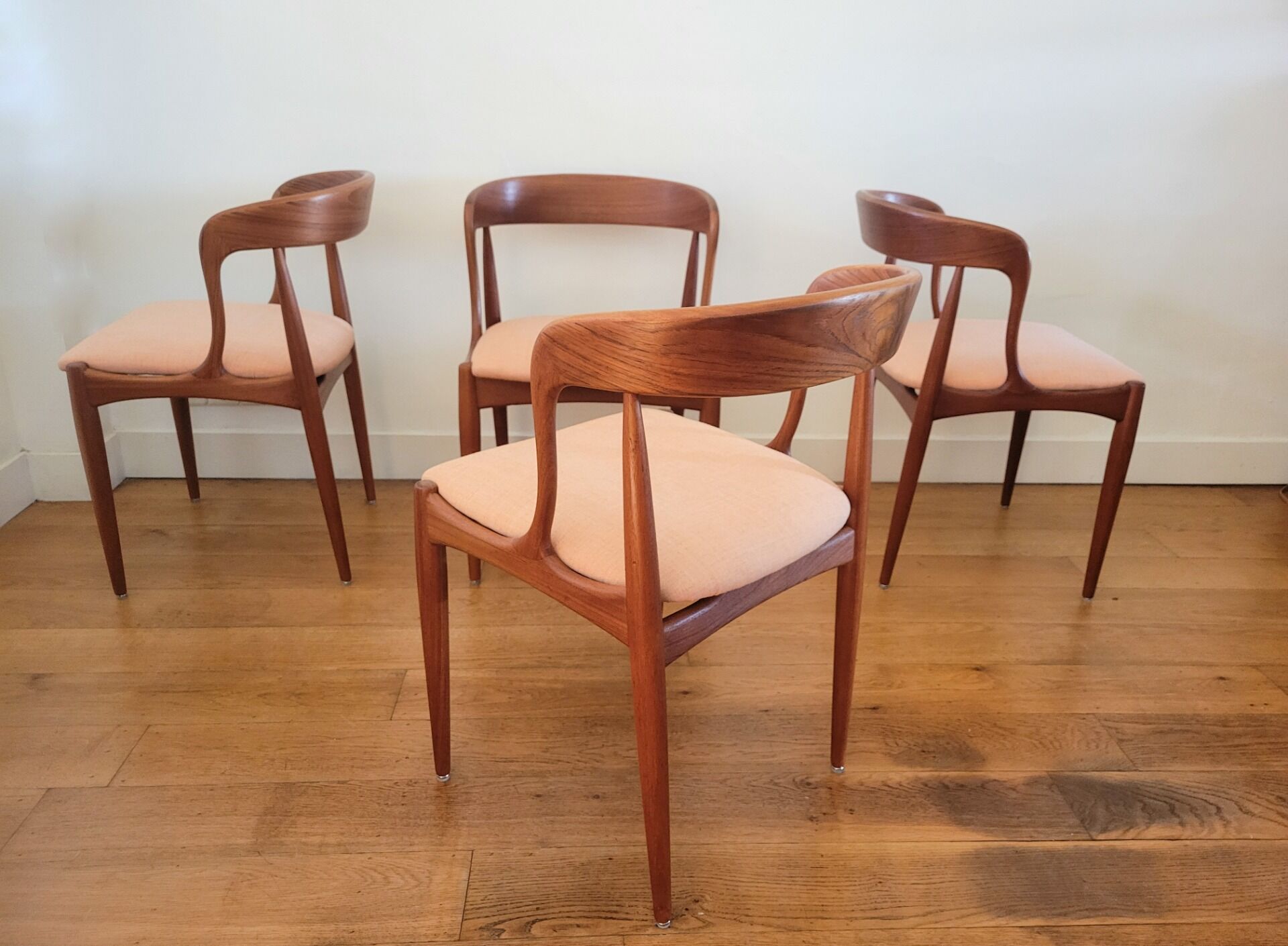 Vintage dining chairs No 16 by Johannes Andersen for Uldum
