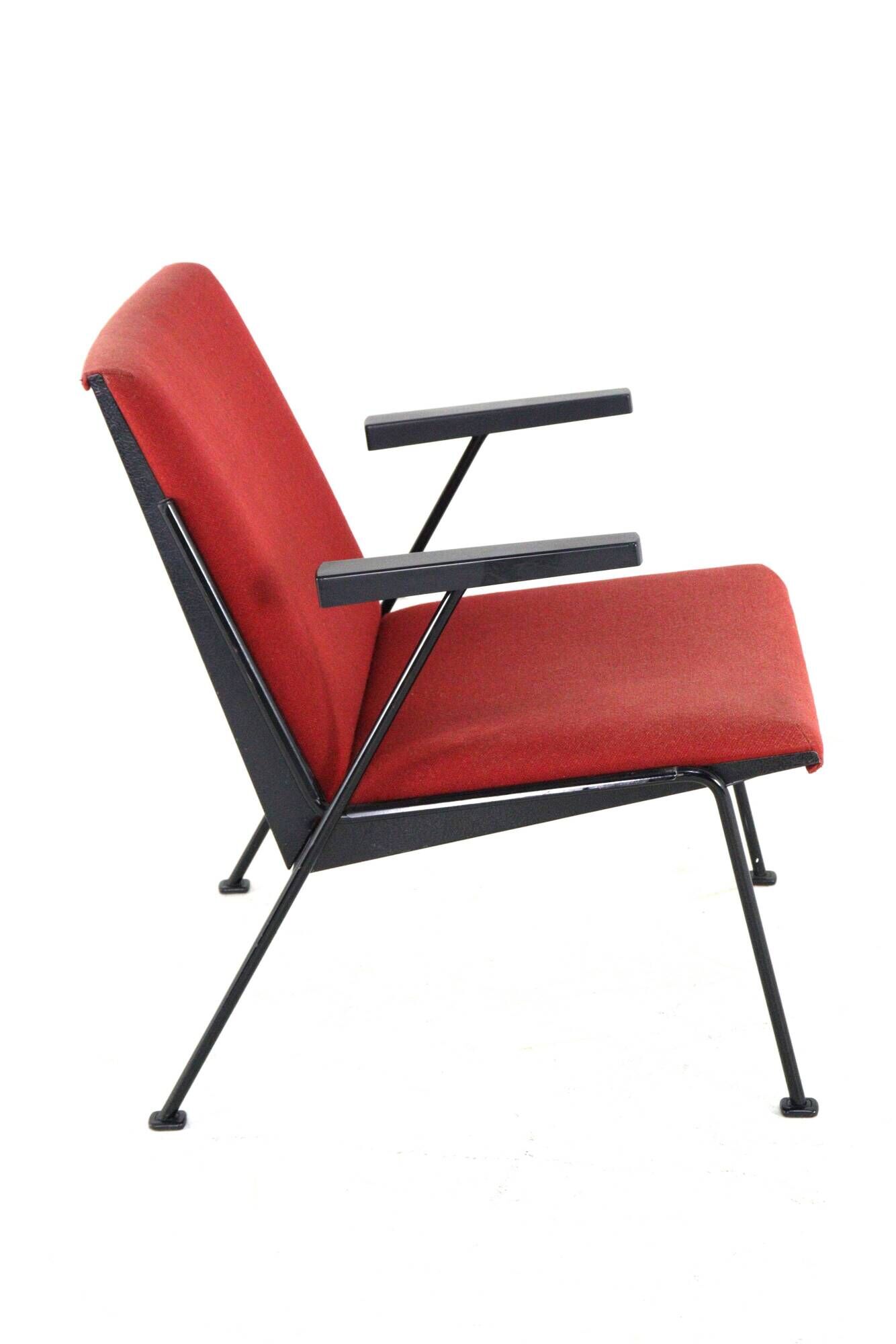 Wim Rietveld for Ahrend de Cirkel 'Oase' armchair | dutch design