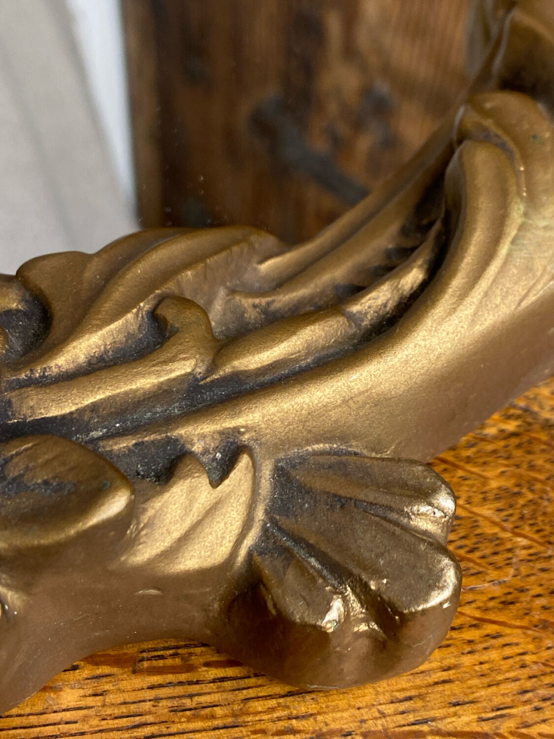 Rococo style mirror in wood and gilded stucco