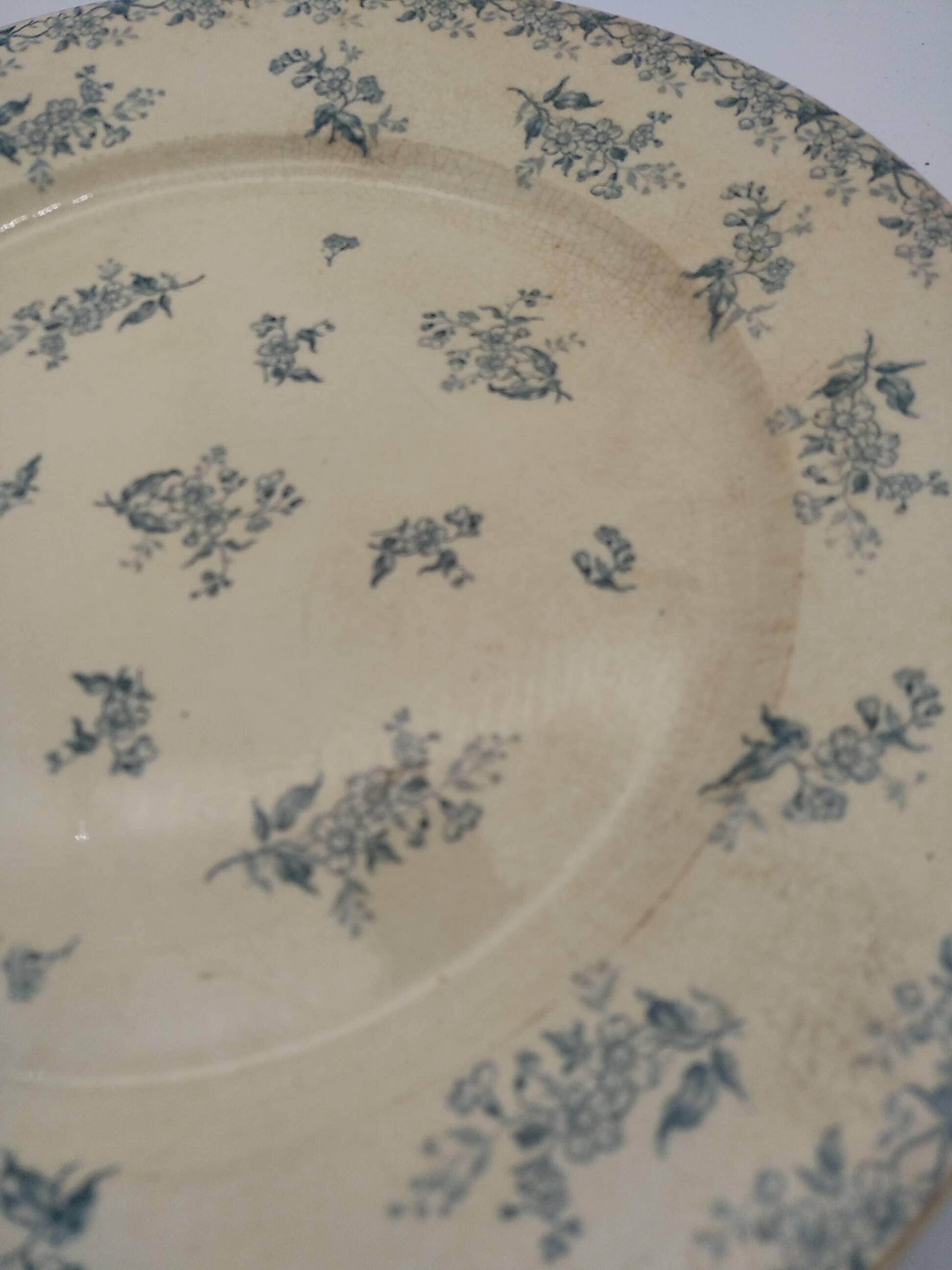 Gien opaque porcelain dish. April Model