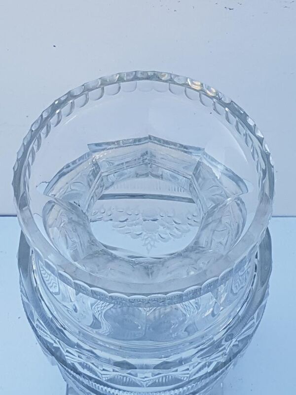 Vase cristal taillé forme Médicis