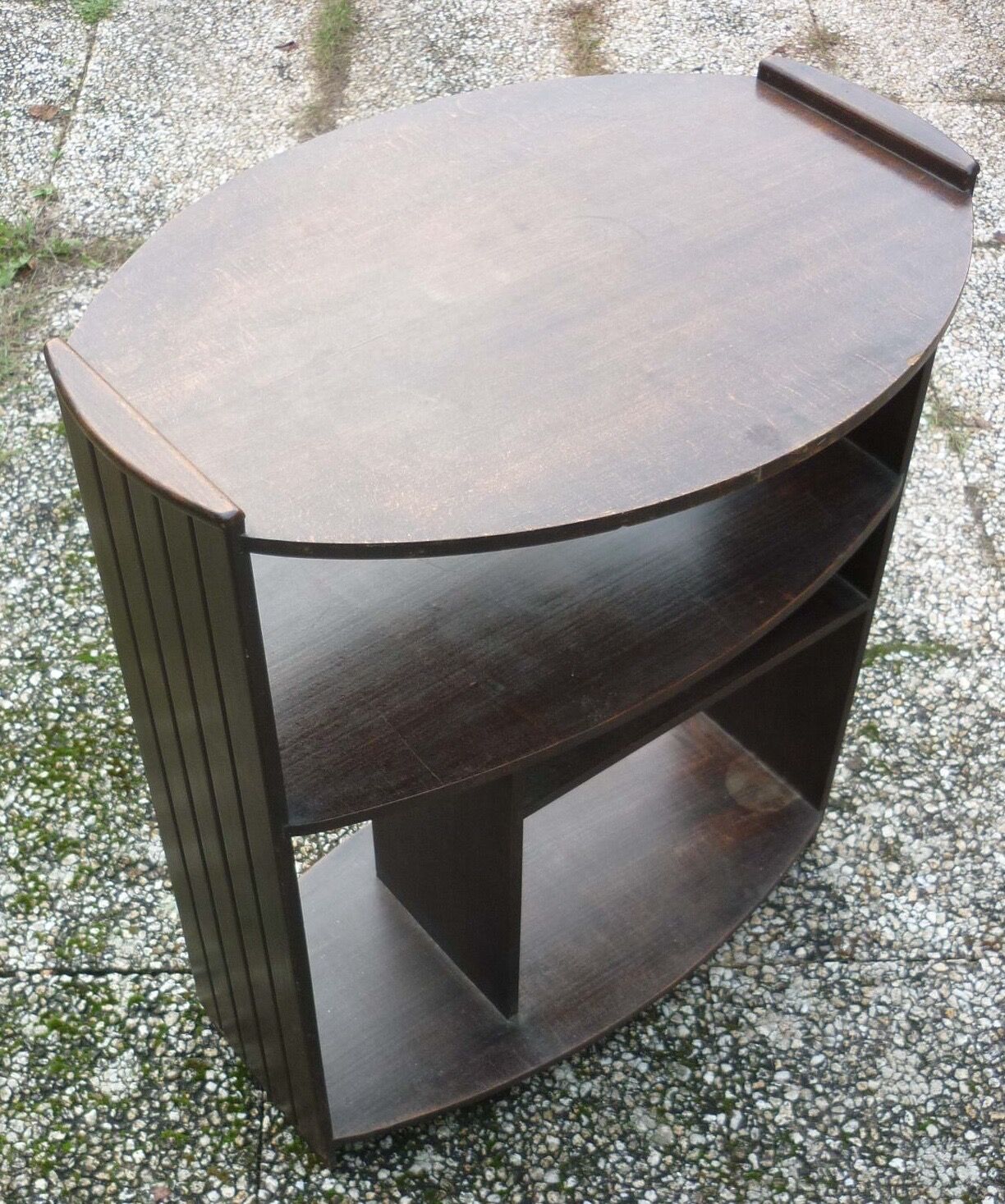 Art-Deco oval brown harness with shelves