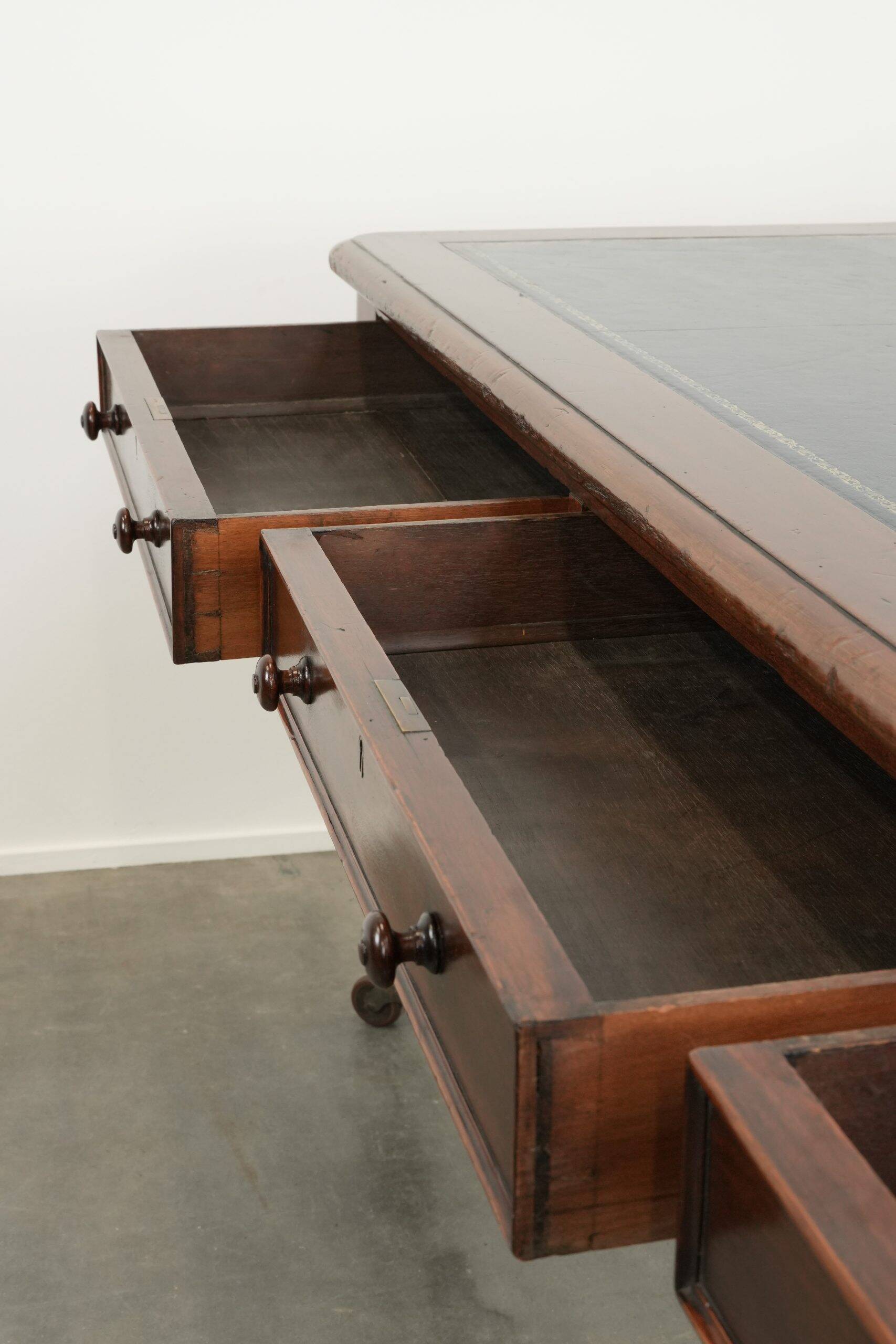 Antique English library table / writing table / desk from the 19th century