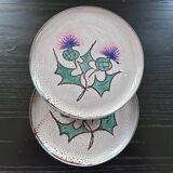 Pair of plates with thistle decoration