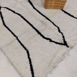 Traditional handmade Berber rug, size 150 x 250 cm