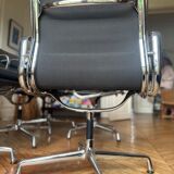 EA208 armchair in dark gray/asphalt Soft Pad leather by Charles & Ray Eames, Vitra for H. Miller