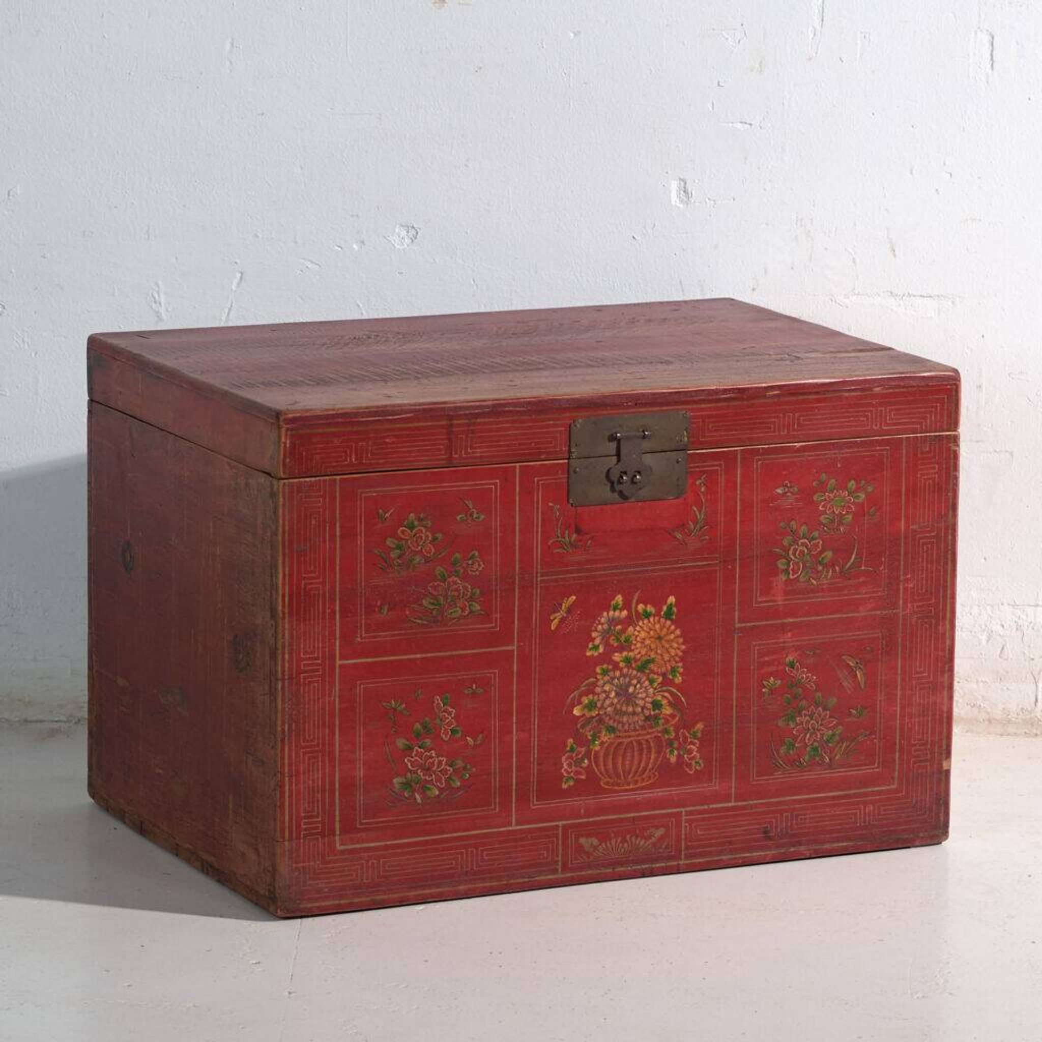 Coffre chinois avec peinture originale – Chine, vers 1900