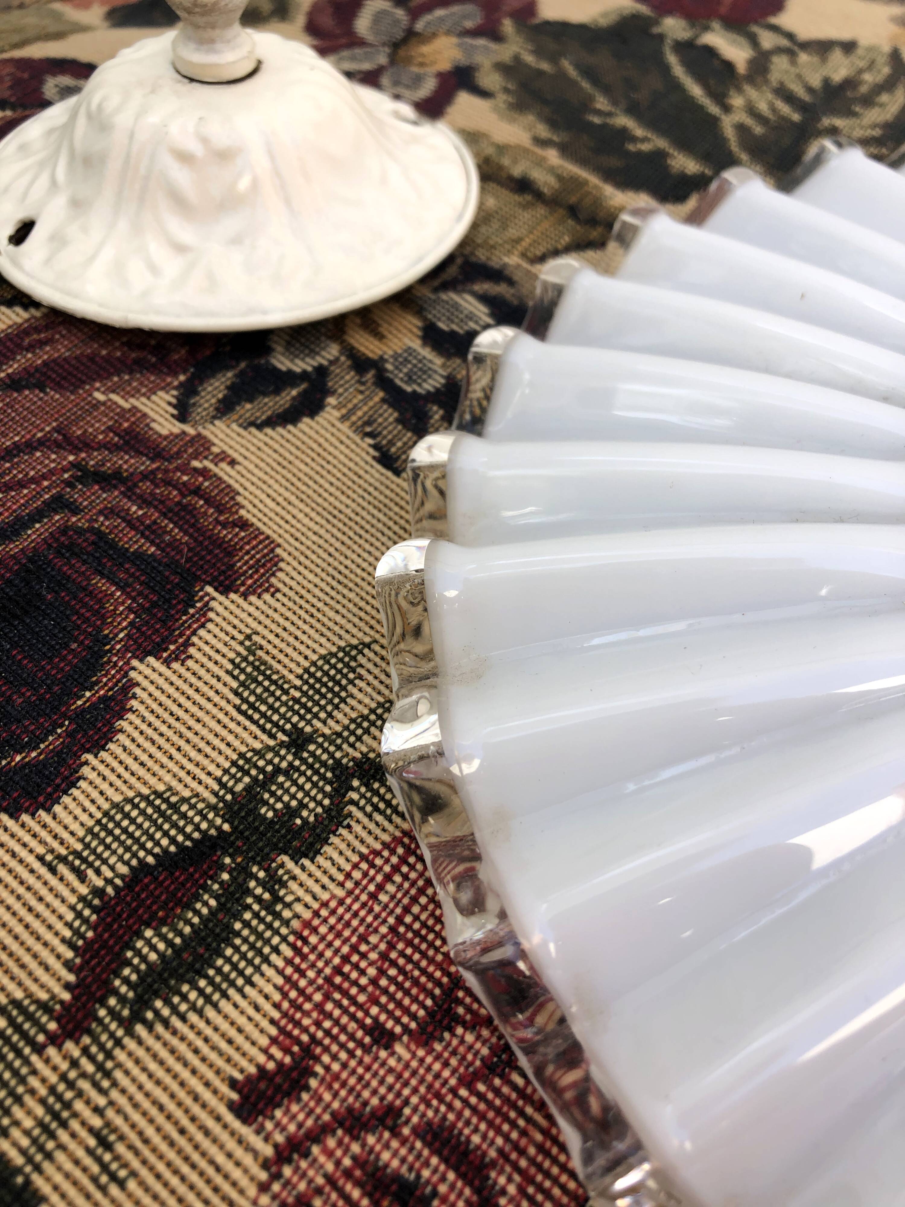 Small suspension in mesh opaline