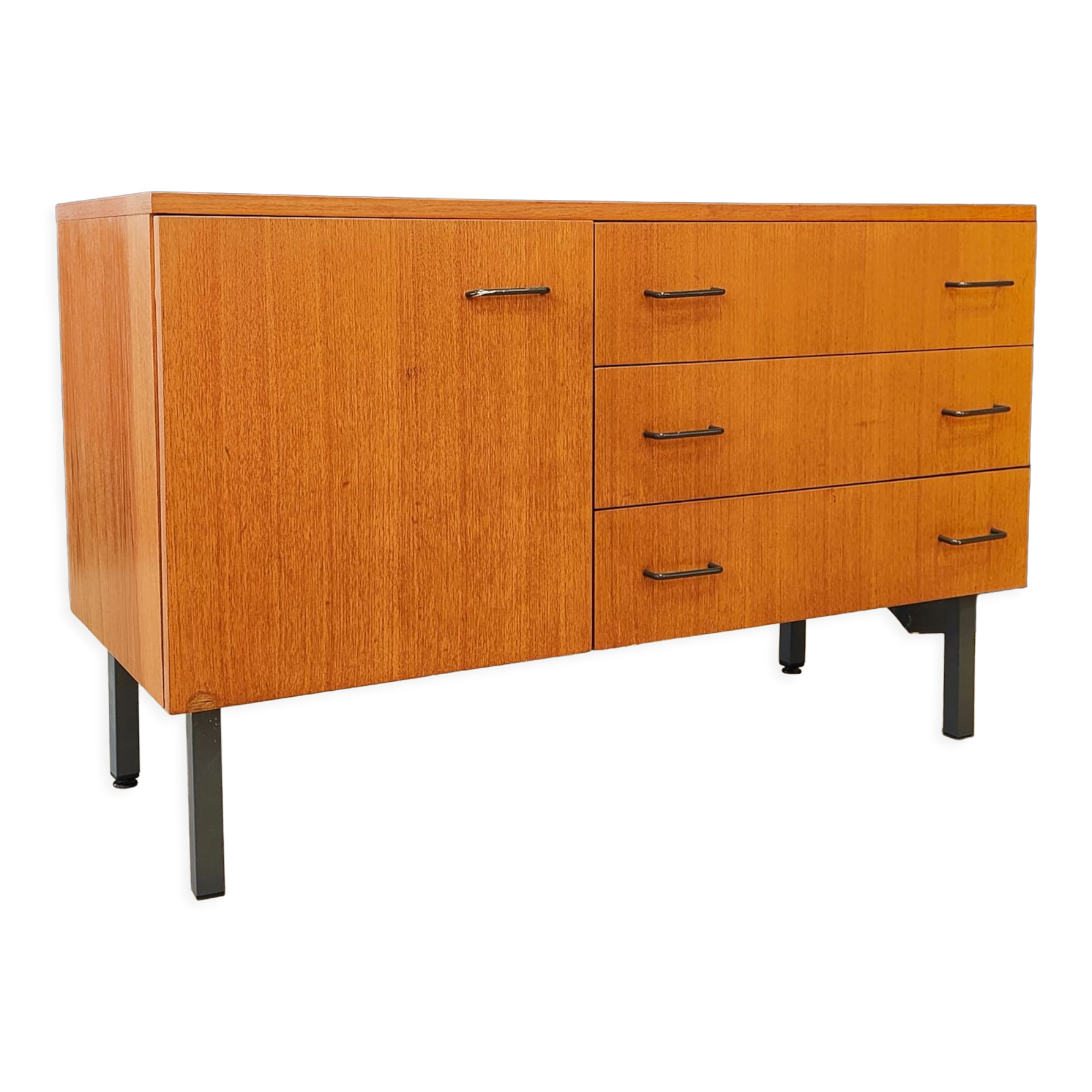 Vintage chest of drawers