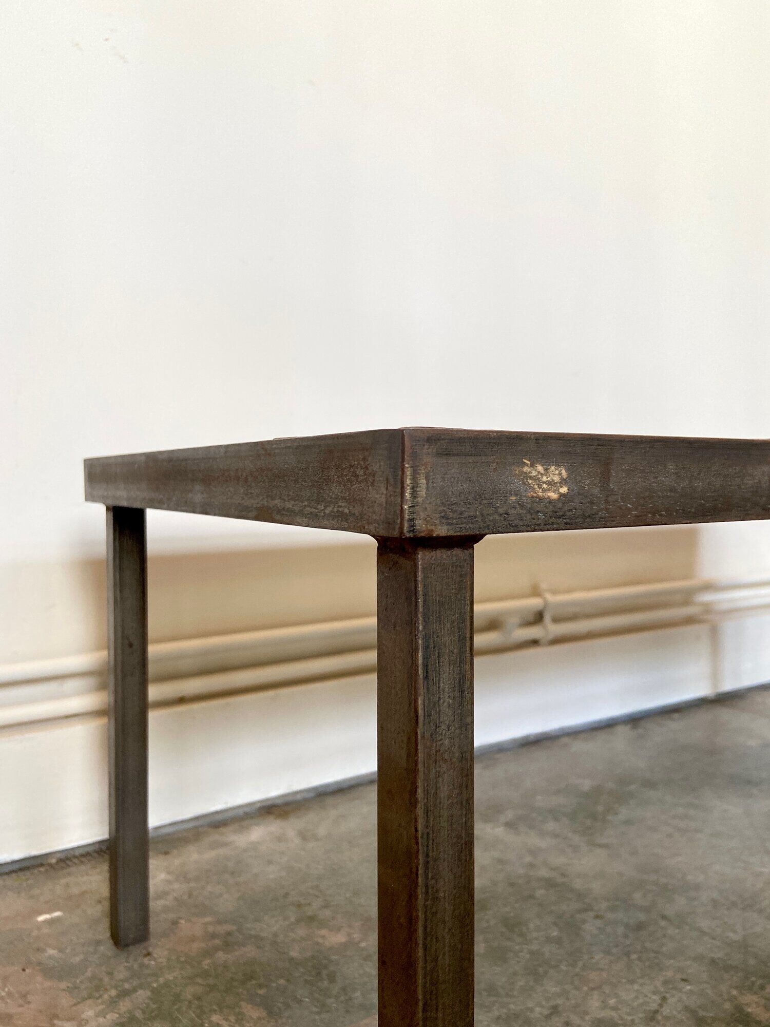 Coffee table in glazed ceramic and metal 1950s' ☐ 89 x 39.5 cm