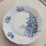 Set of 8 earthenware collection plates