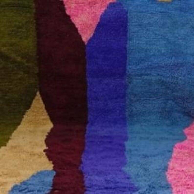 Magnificent handcrafted colourful rug 215cm x 315cm