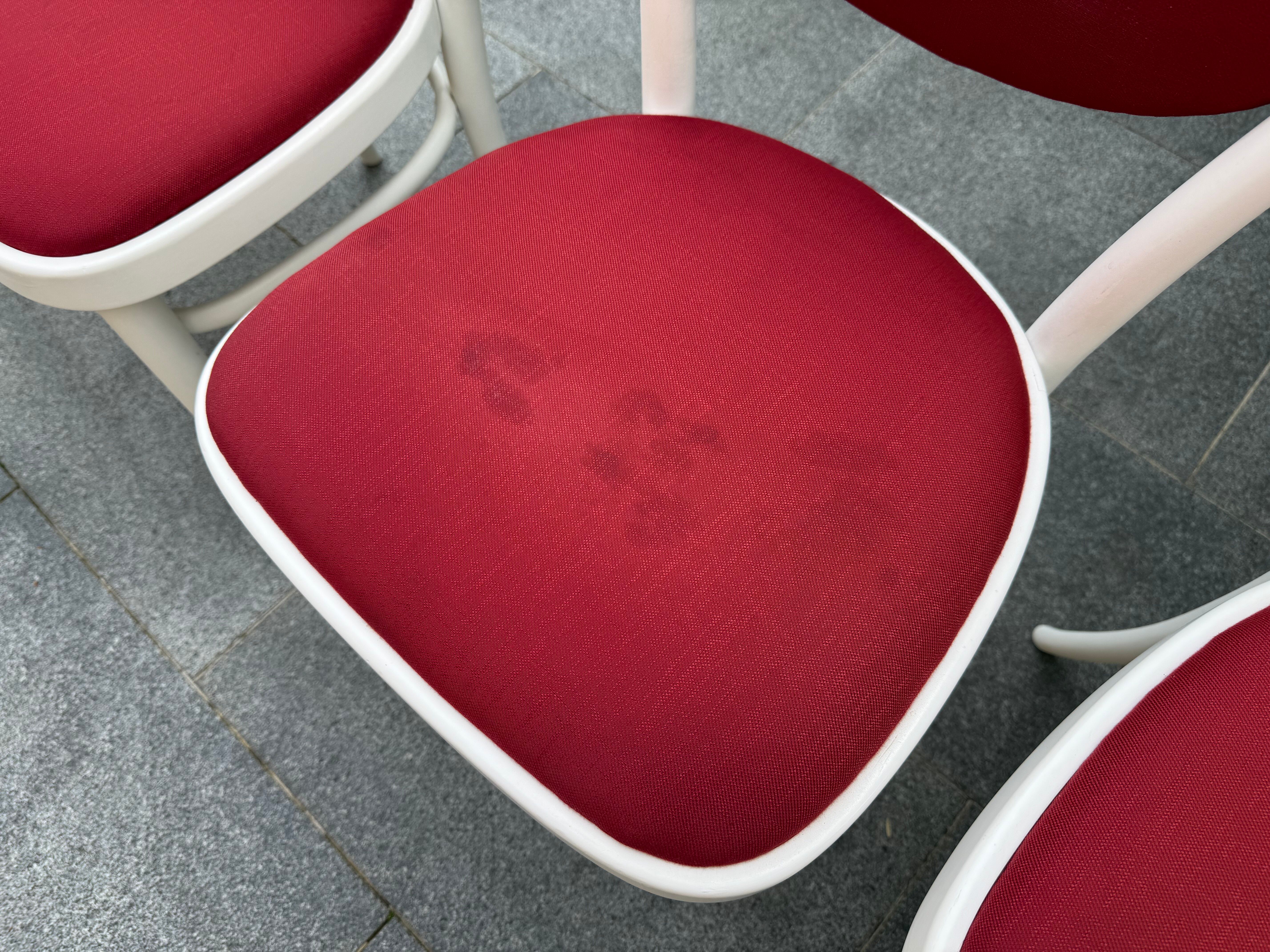 Lot de 6 chaises Thonet Model 215 P année 60