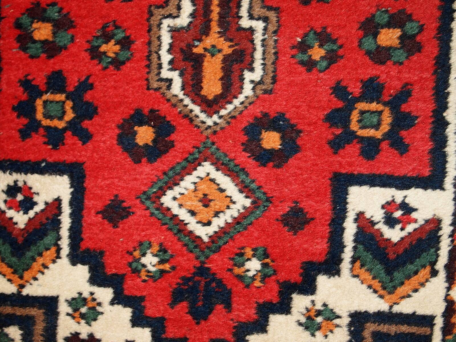 Tapis Vintage Hamadan en Laine (74cm x 140cm), Années 1970, Élégance Tradit
