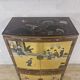 Cabinet chinois / oriental vintage avec feuille d'or / scène traditionnelle