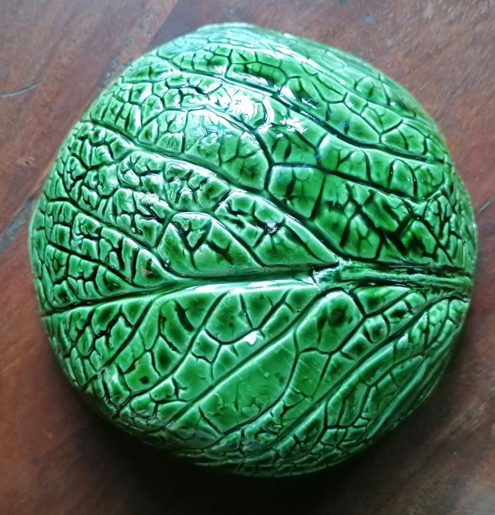 Pair of cabbage leaf-shaped serving bowls