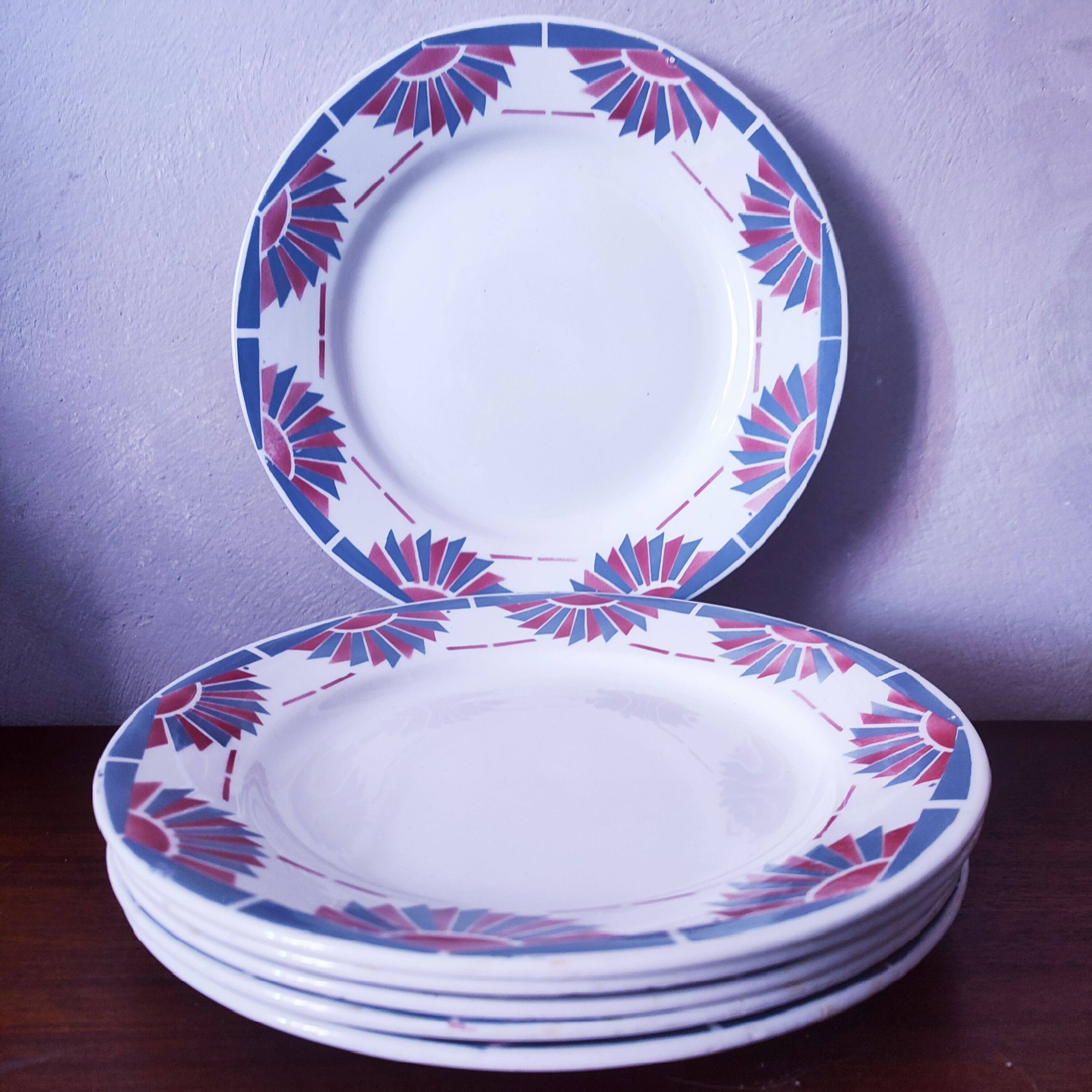 6 Art Deco earthenware dinner plates