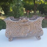 Cast iron planter