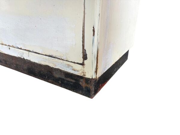 Armoire d'apothicaire industrielle vintage blanche / vitrine