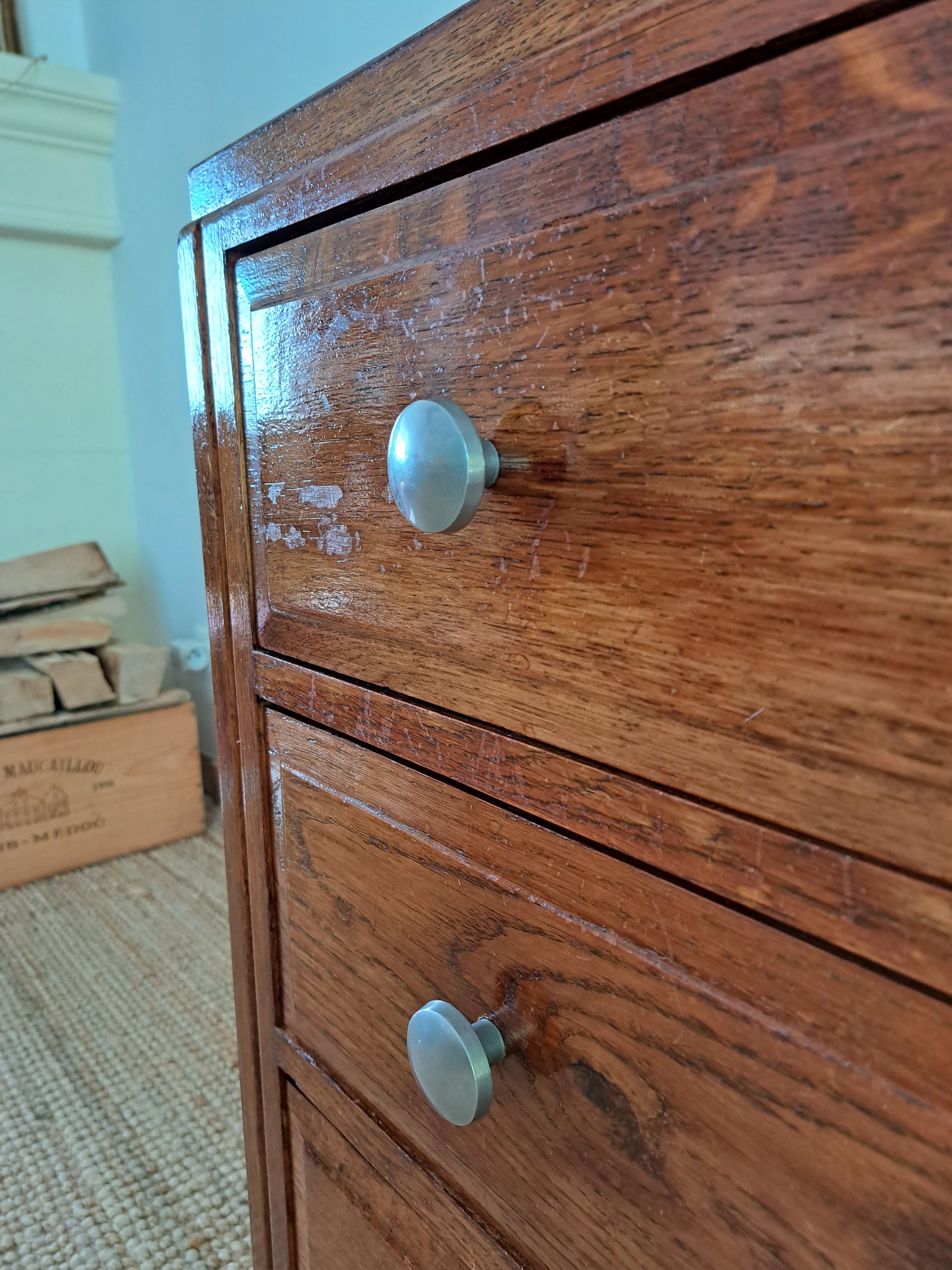 Oak chest of drawers from the 1950s.