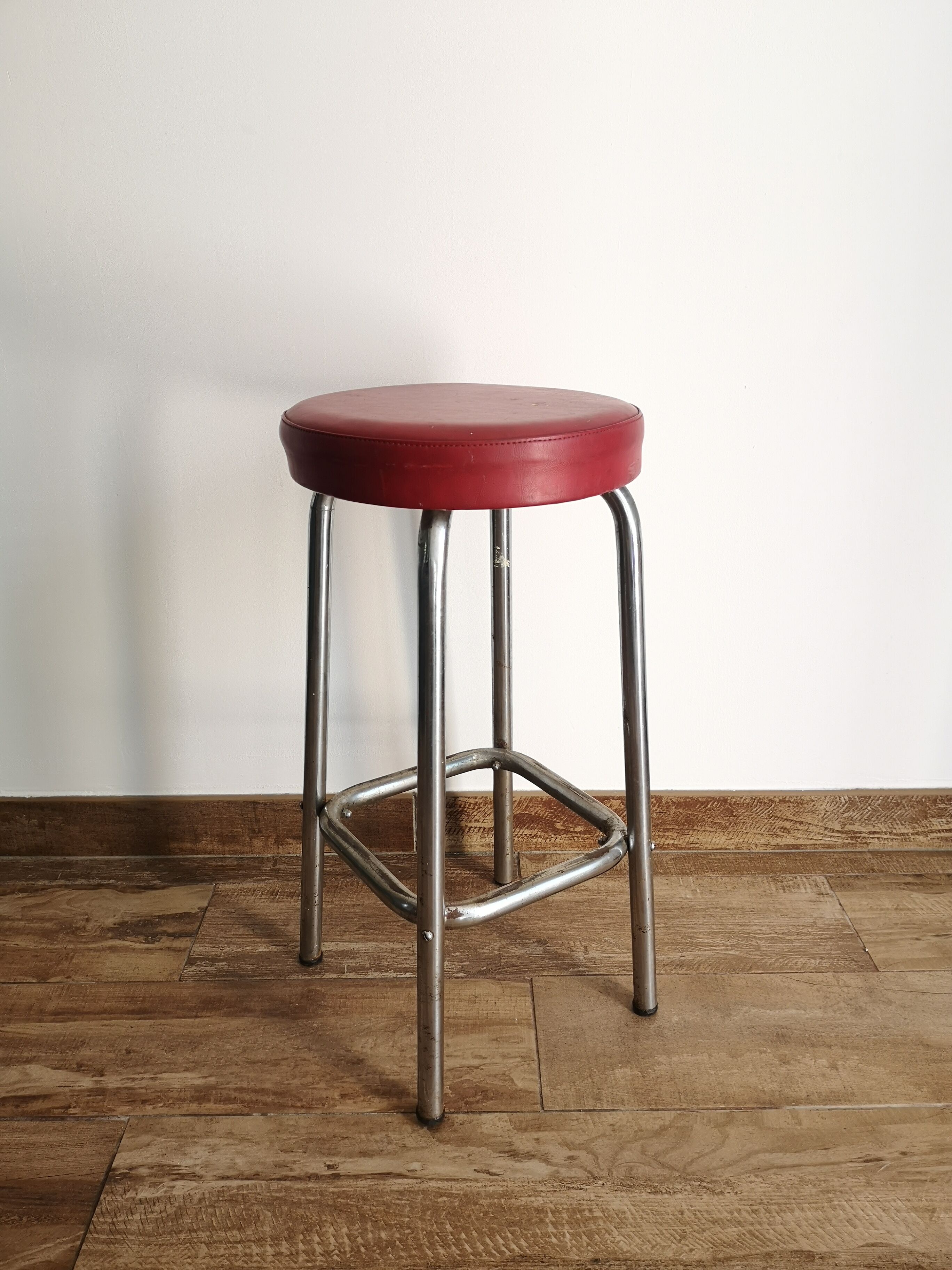 Bar stool